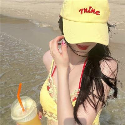 模仿女孩